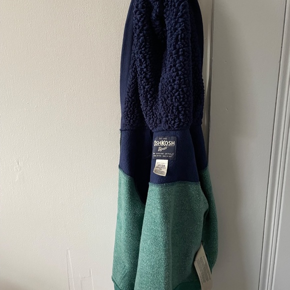 Osh Kosh B''Gosh Zip Up Hoodie - Size: 2T - Picture 3 of 3
